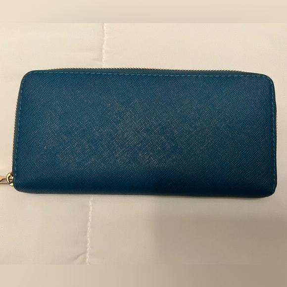 Michael kors purse/wallet combo - Picture 6 of 6